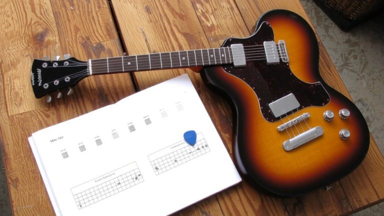 best beginner electric guitar book