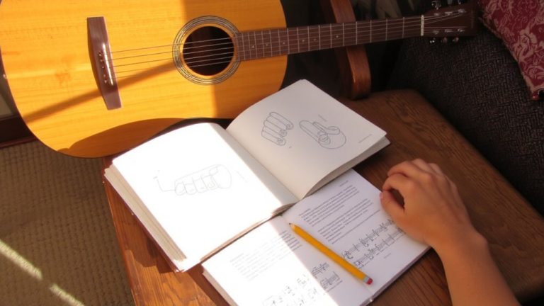 best guitar learning books