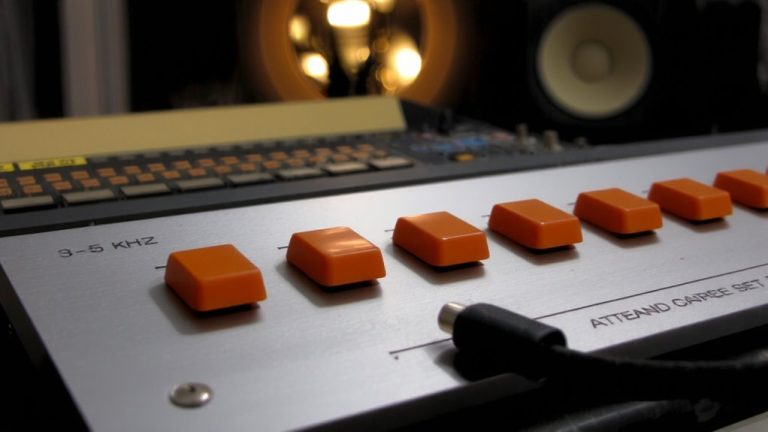 boost 3 5 khz for clarity