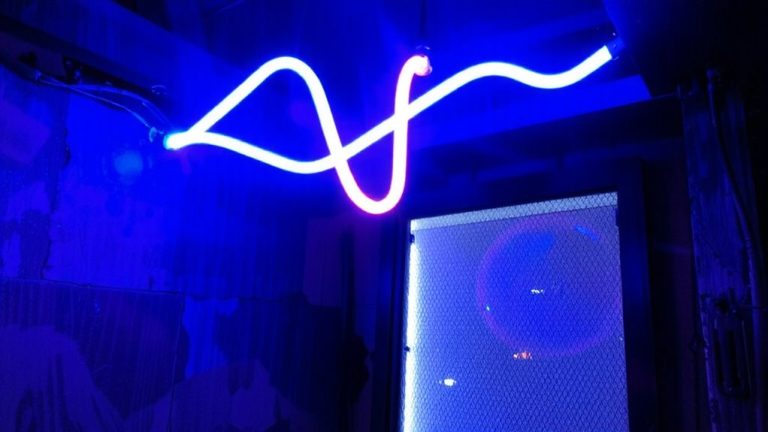 custom neon streamer signs
