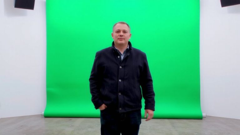 distance prevents green screen spill