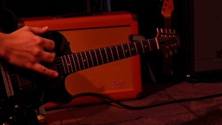 heavy distorted power chords