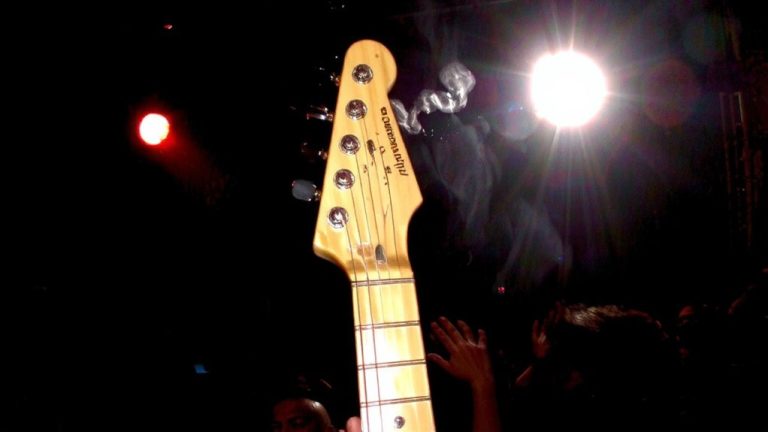 iconic guitar rock riffs