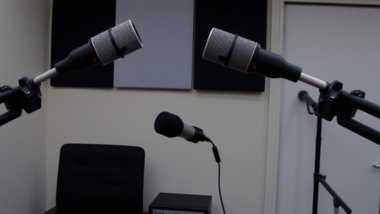 microphone placement for ergonomic alignment