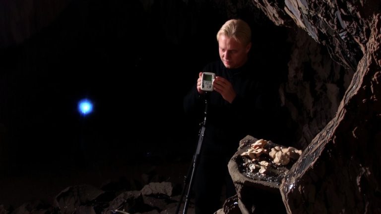 minimum illumination for caves