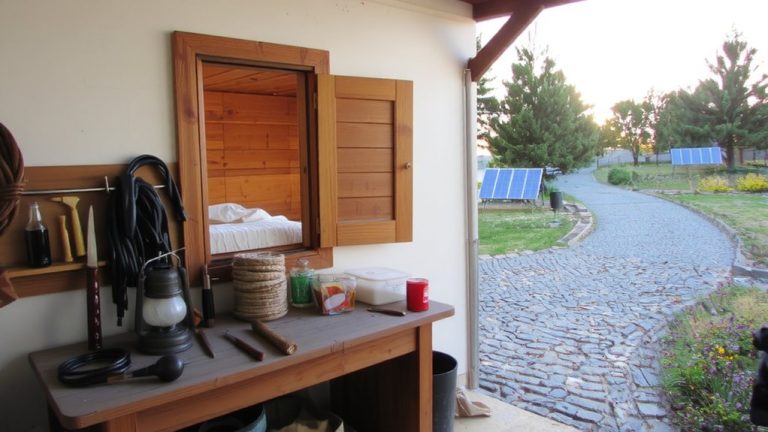 tiny homes off grid livestream
