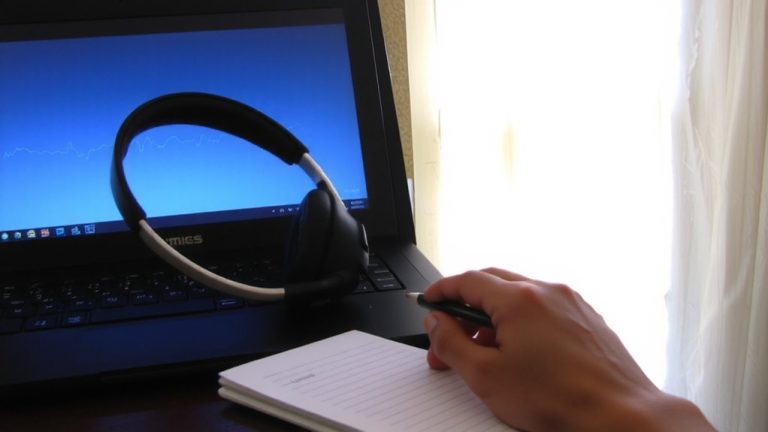 voice recognition reads questions aloud